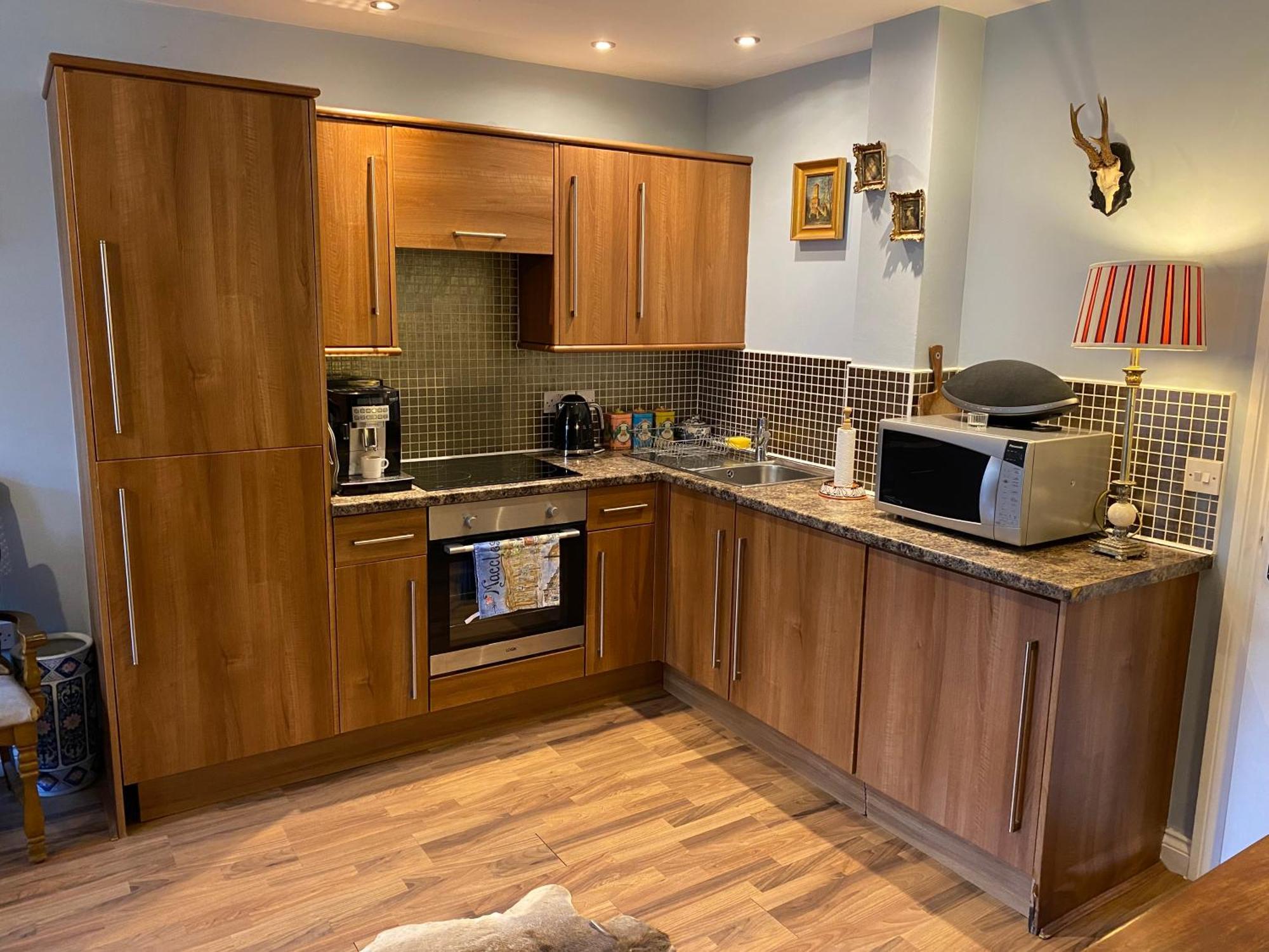 Quirky Town Centre Apartment With River Terrace Маклсфилд Экстерьер фото