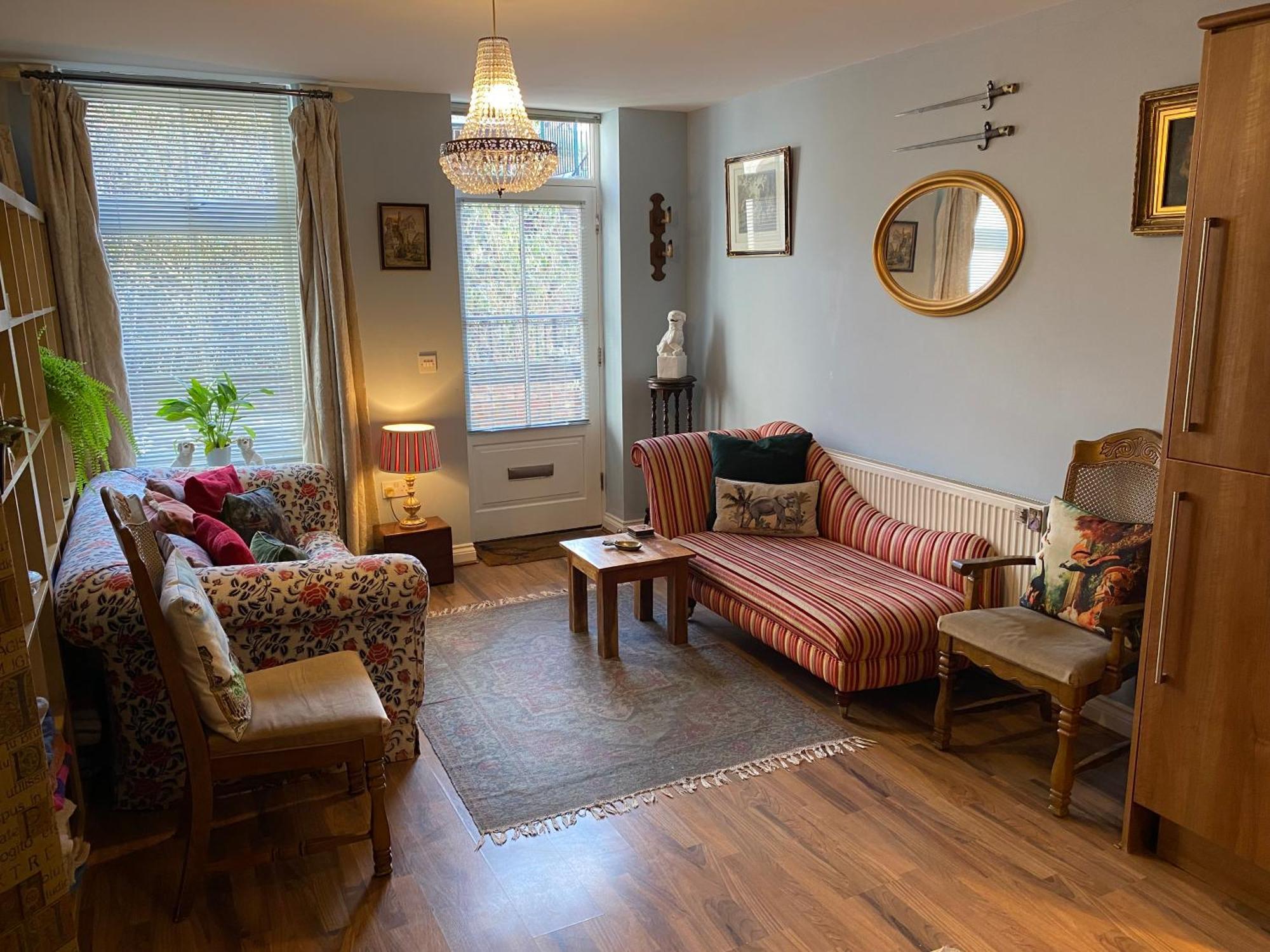 Quirky Town Centre Apartment With River Terrace Маклсфилд Экстерьер фото